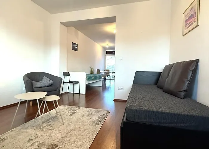 Gazde/Camere de închiriat Kukucinova Bratislava